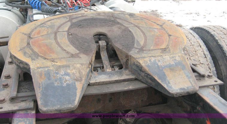 image for item 3746 1992 Kenworth Construct T400 semi truck