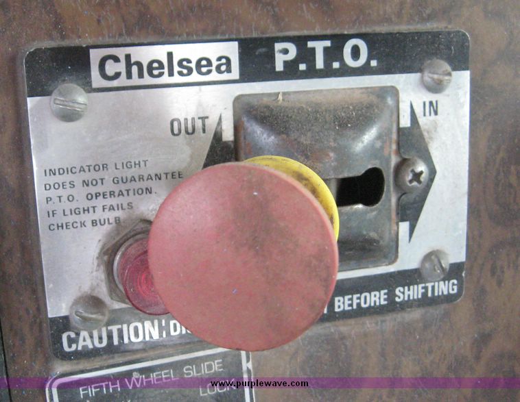 image for item 3746 1992 Kenworth Construct T400 semi truck