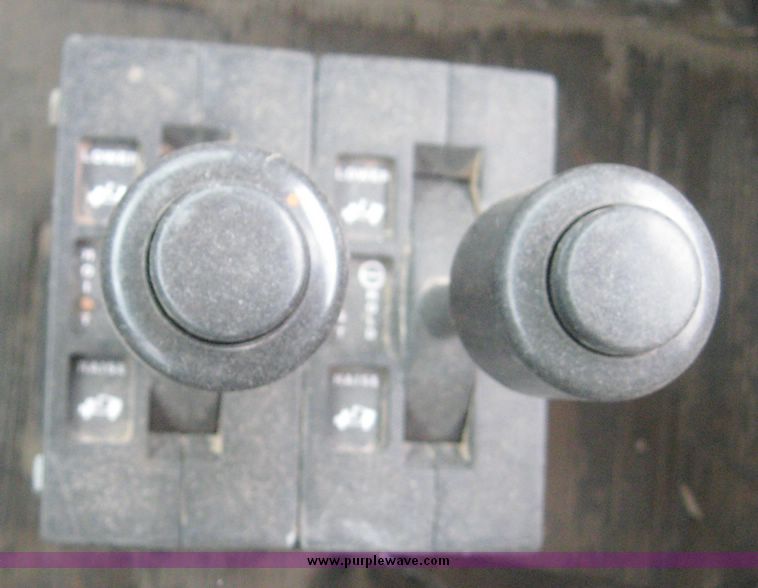 image for item 3746 1992 Kenworth Construct T400 semi truck