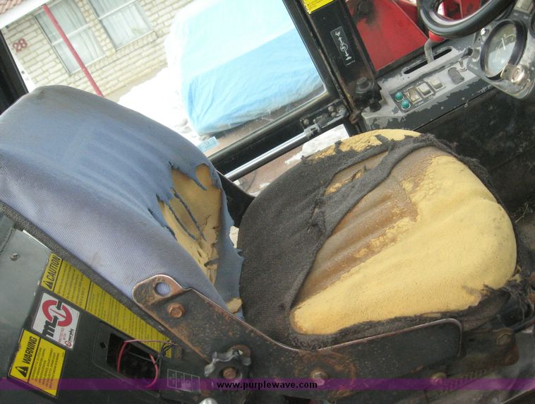 image for item 3747 Versatile 276 bi-directional 4WD tractor