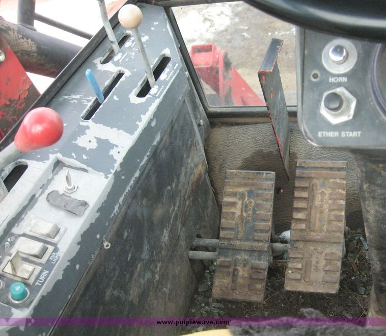 image for item 3747 Versatile 276 bi-directional 4WD tractor