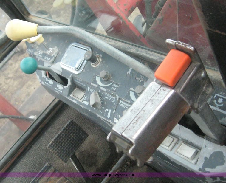 image for item 3747 Versatile 276 bi-directional 4WD tractor