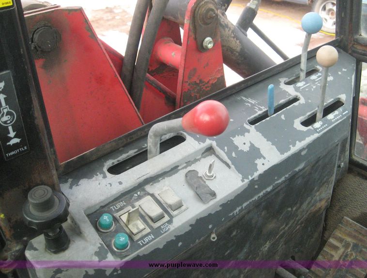 image for item 3747 Versatile 276 bi-directional 4WD tractor