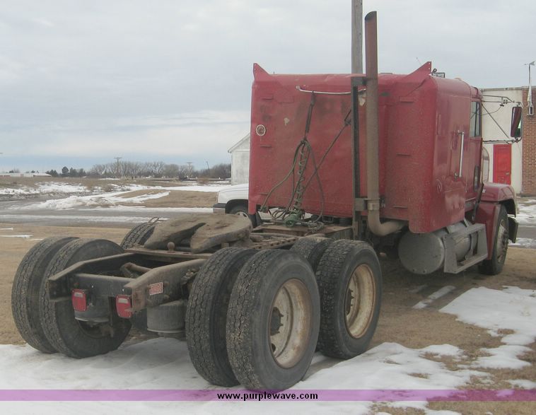 image for item 3748 1993 Freightliner Conventional FLD120 semi truck