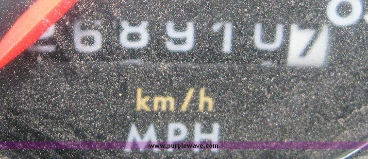 image for item 3748 1993 Freightliner Conventional FLD120 semi truck