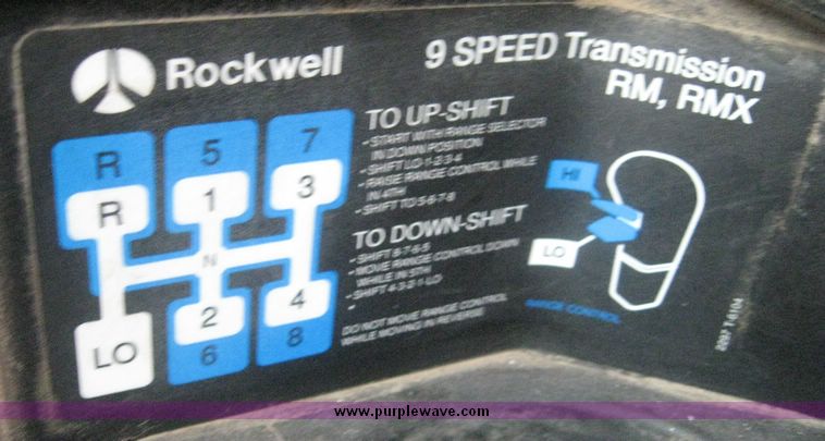 image for item 3748 1993 Freightliner Conventional FLD120 semi truck