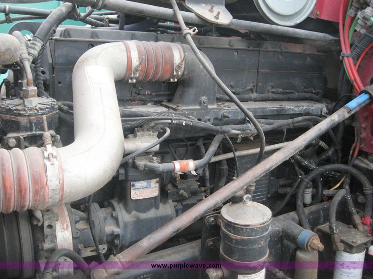 image for item 3748 1993 Freightliner Conventional FLD120 semi truck