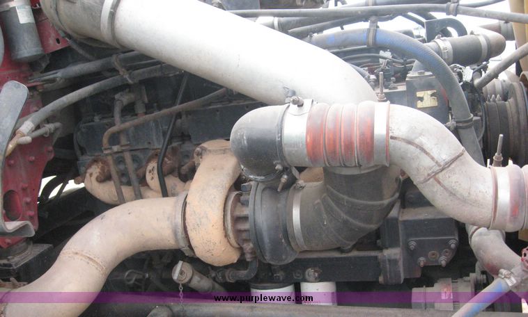 image for item 3748 1993 Freightliner Conventional FLD120 semi truck