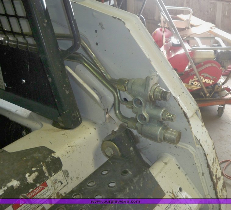 image for item 4002 2007 Bobcat S150 skid steer