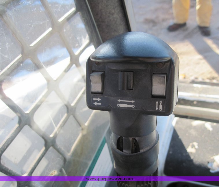 image for item 4457 2001 Bobcat 753