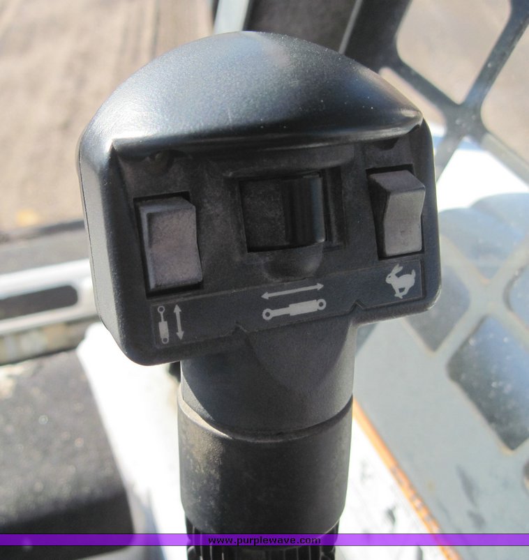 image for item 4457 2001 Bobcat 753