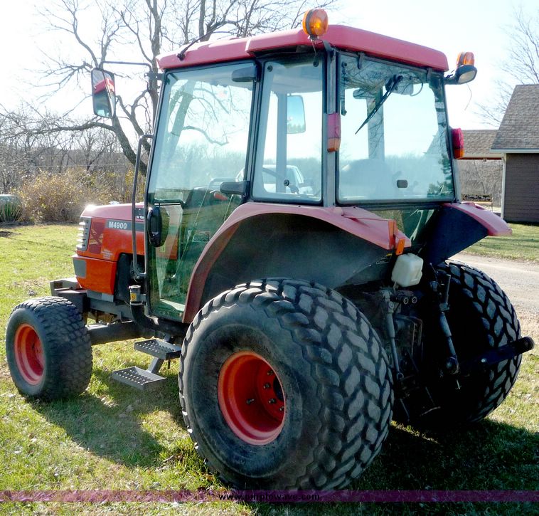 image for item 5062 2000 Kubota M4900 MFWD utility tractor