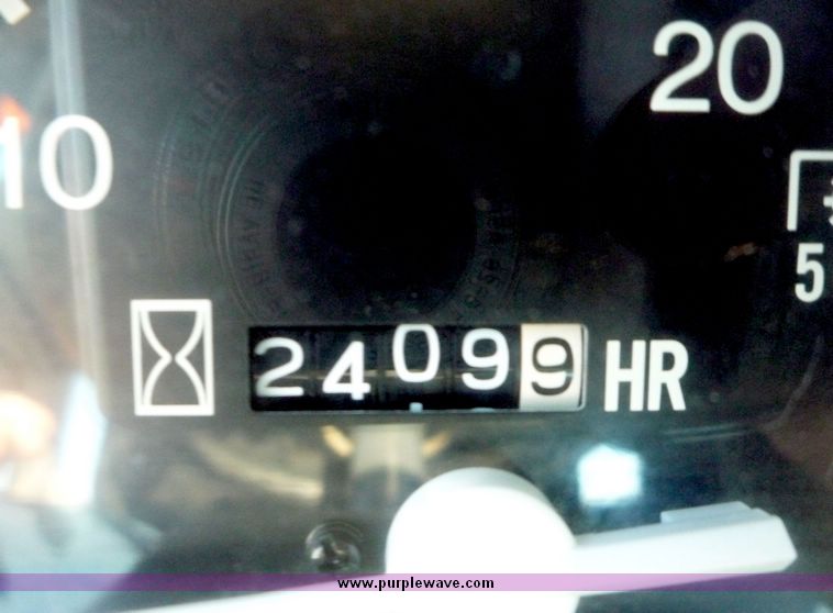 image for item 5062 2000 Kubota M4900 MFWD utility tractor