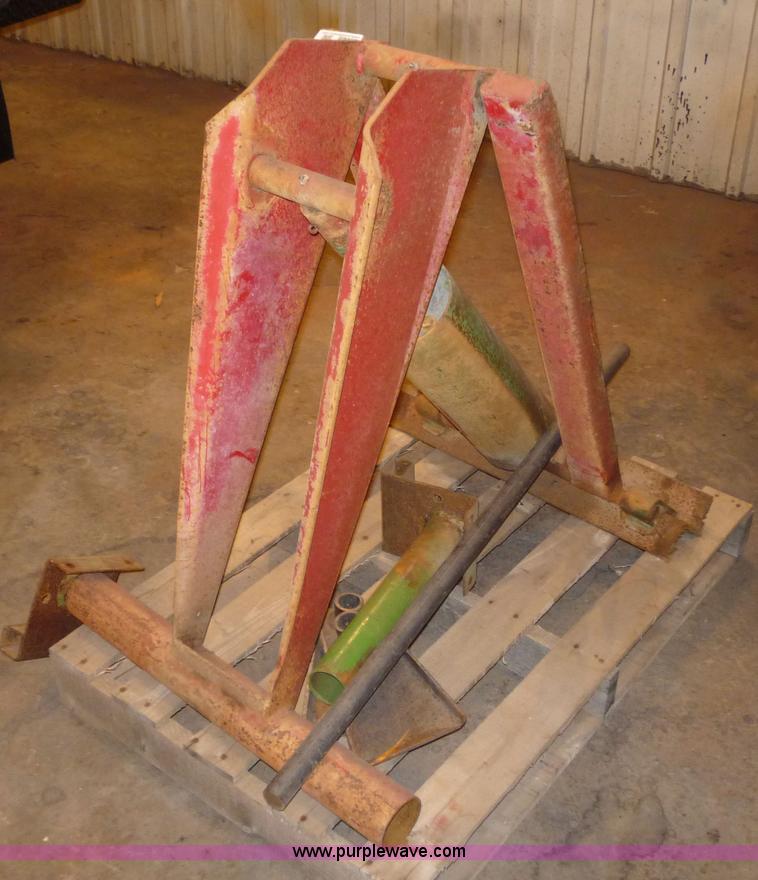 image for item 5072 Truck bed hoist