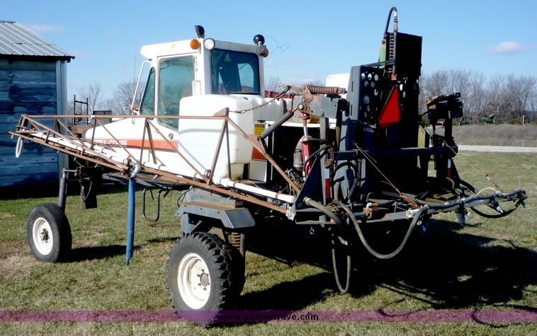 image for item 5085 Melroe Spray Coupe 220 wide front