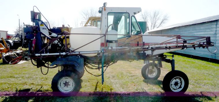 image for item 5085 Melroe Spray Coupe 220 wide front