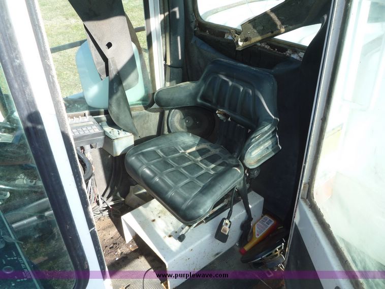 image for item 5085 Melroe Spray Coupe 220 wide front