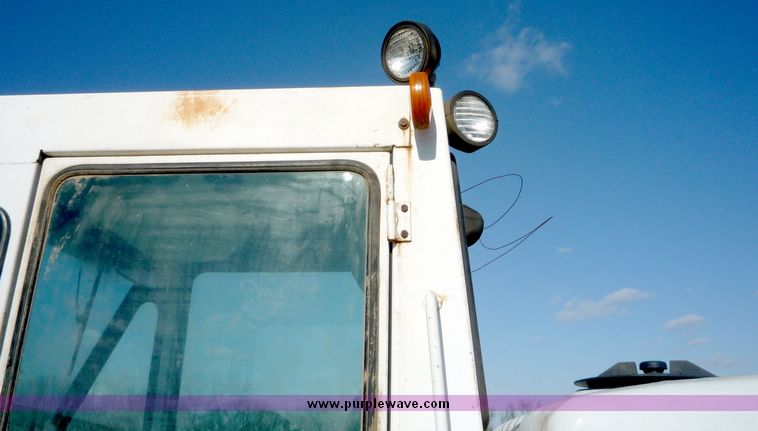 image for item 5085 Melroe Spray Coupe 220 wide front