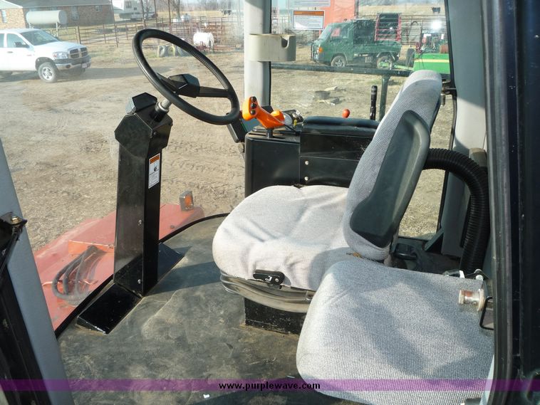 image for item 5126 2002 Hesston 8550 self propelled swather