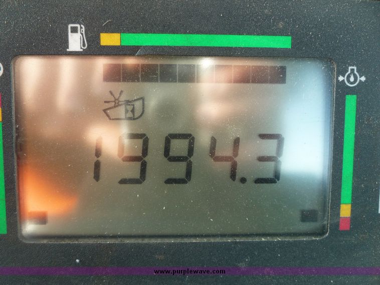 image for item 5126 2002 Hesston 8550 self propelled swather