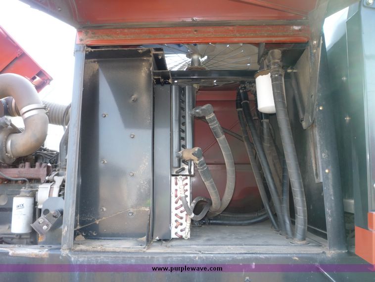 image for item 5126 2002 Hesston 8550 self propelled swather