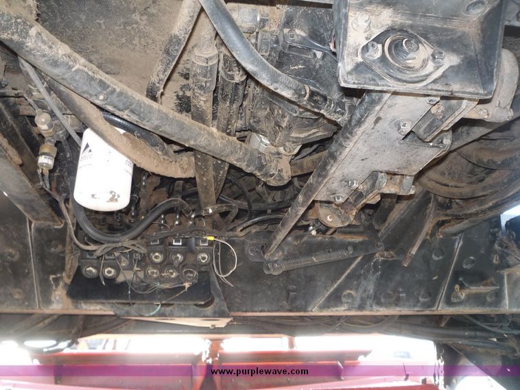 image for item 5126 2002 Hesston 8550 self propelled swather