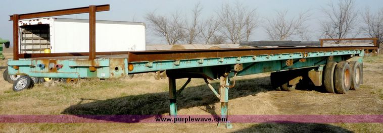 image for item 5127 1972 Fruehauf 48' flatbed trailer