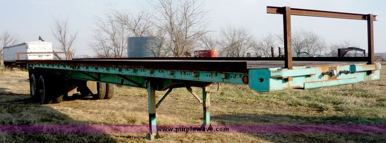 image for item 5127 1972 Fruehauf 48' flatbed trailer