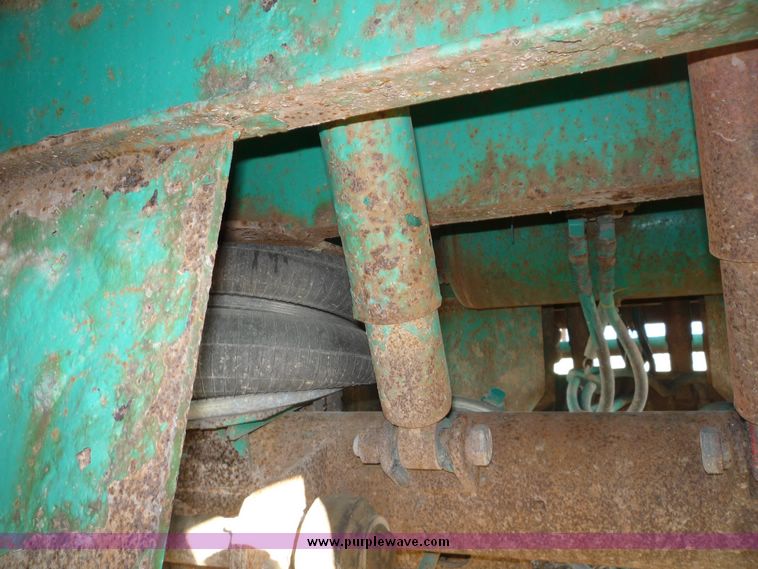 image for item 5127 1972 Fruehauf 48' flatbed trailer