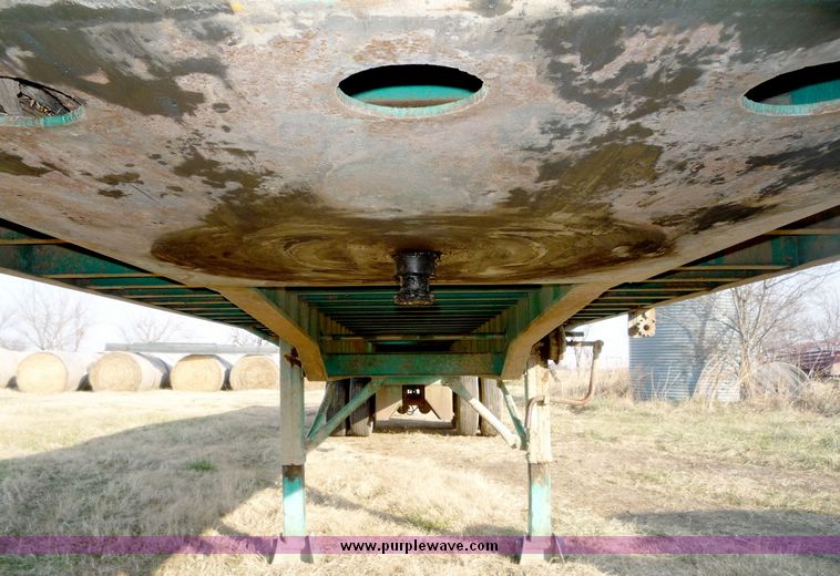 image for item 5127 1972 Fruehauf 48' flatbed trailer