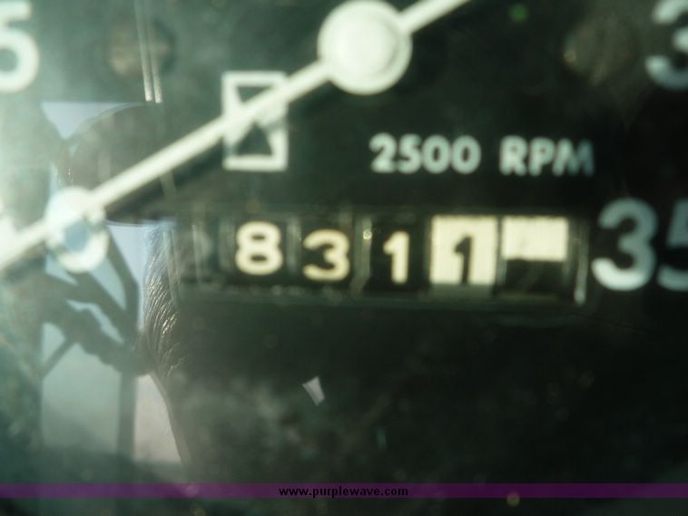 image for item 5128 1976 John Deere 4400 combine