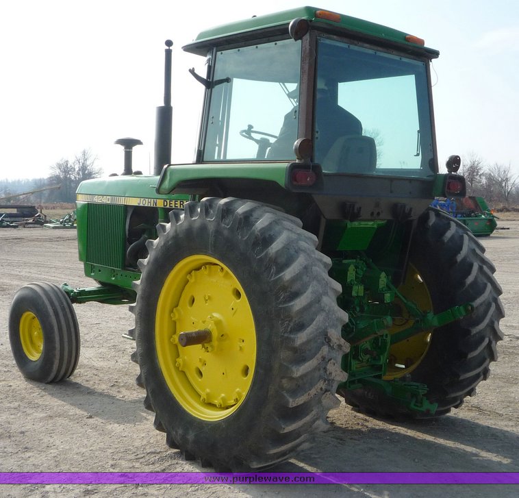 image for item 5130 1979 John Deere 4240 tractor