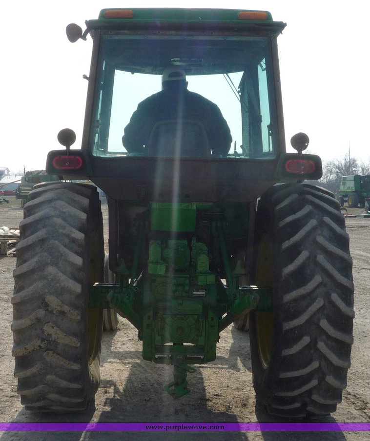 image for item 5130 1979 John Deere 4240 tractor