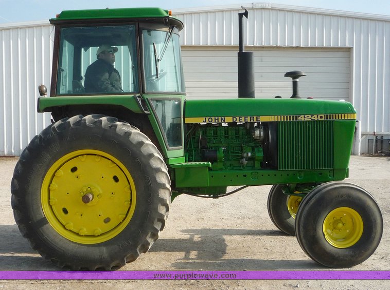 image for item 5130 1979 John Deere 4240 tractor