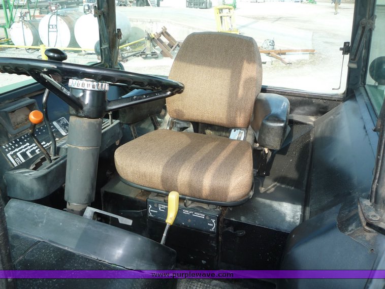 image for item 5130 1979 John Deere 4240 tractor