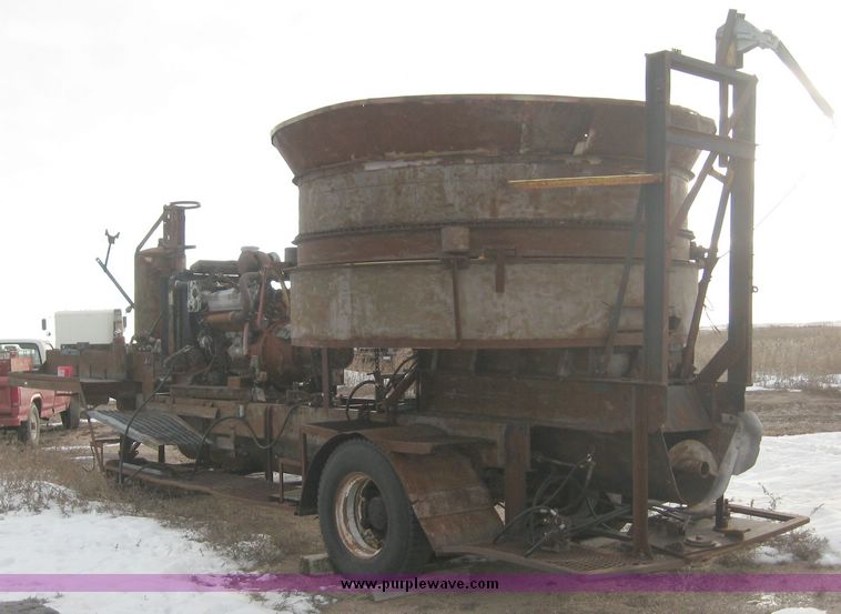 image for item 9741 Mighty Giant tub grinder