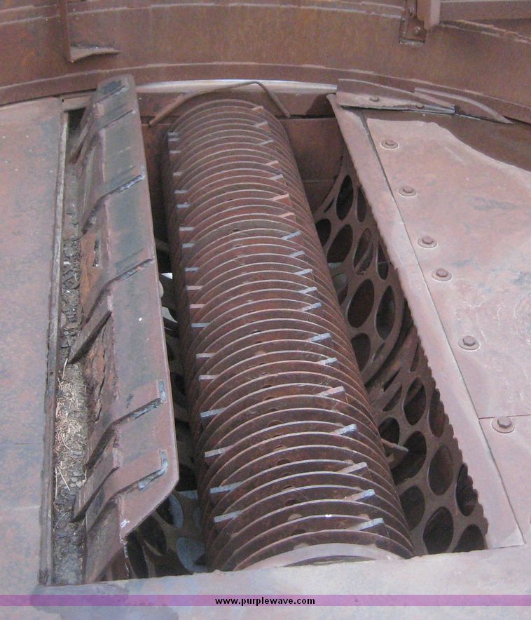 image for item 9741 Mighty Giant tub grinder