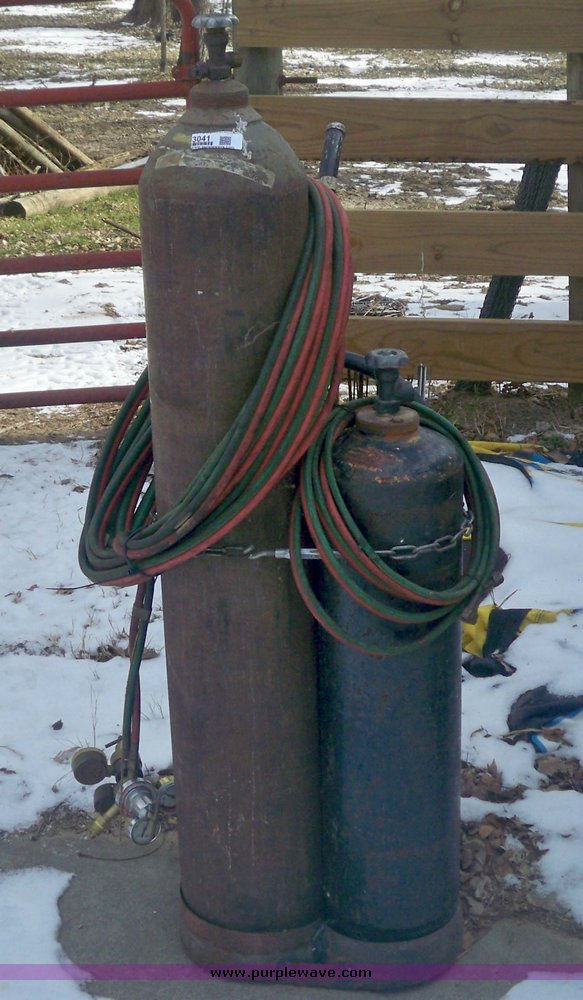 image for item 3041 Victor cutting torch set