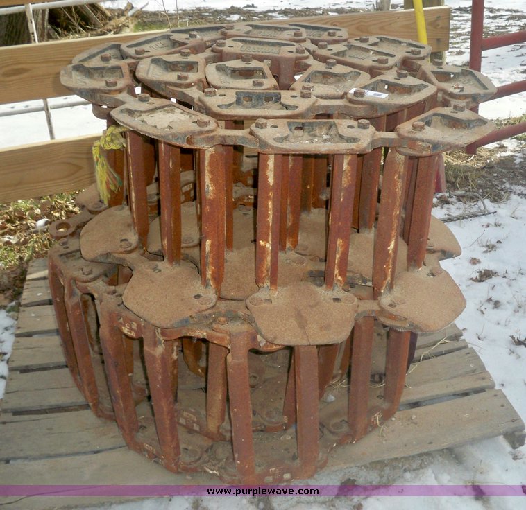 image for item 3042 Grouser steel skid steer tracks