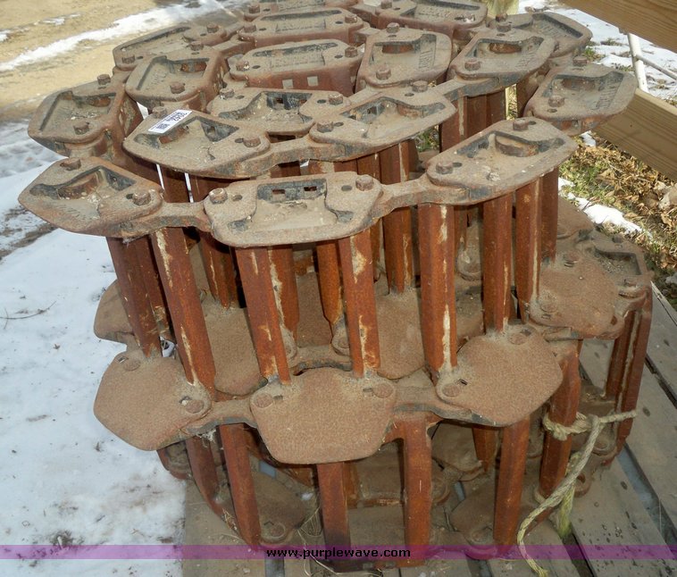 image for item 3042 Grouser steel skid steer tracks