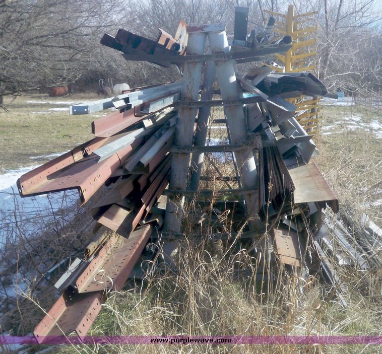 image for item 3043 Assorted steel perlins