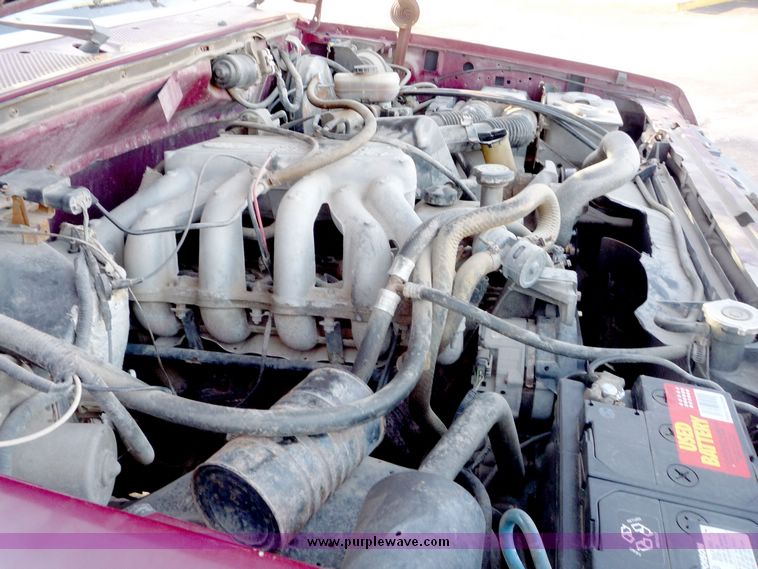 image for item 5098 1991 Ford F150 pickup truck