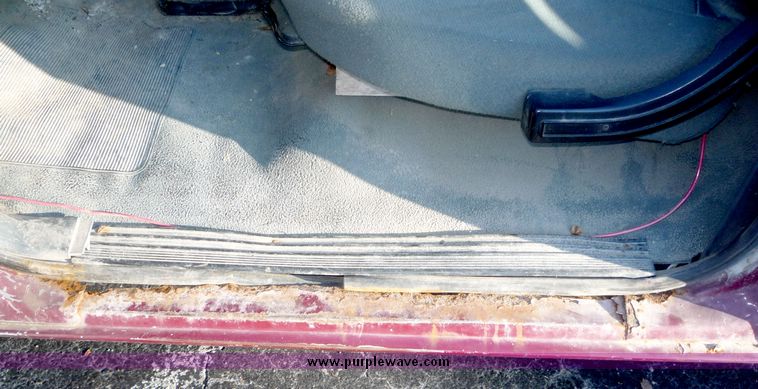 image for item 5098 1991 Ford F150 pickup truck