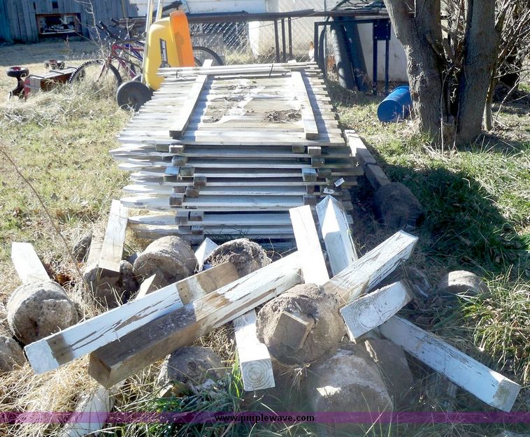 image for item 5262 (15) sections of white fence