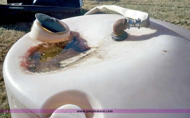 image for item 5283 325 gallon poly water tank