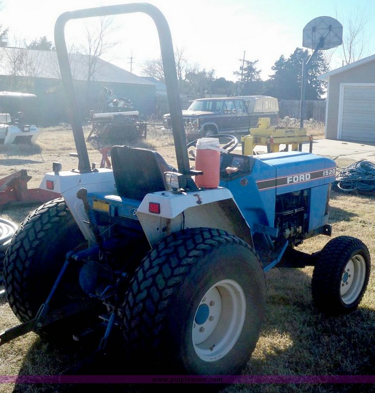 image for item 5285 Ford 1520 utility tractor