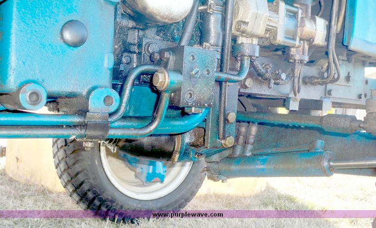 image for item 5285 Ford 1520 utility tractor