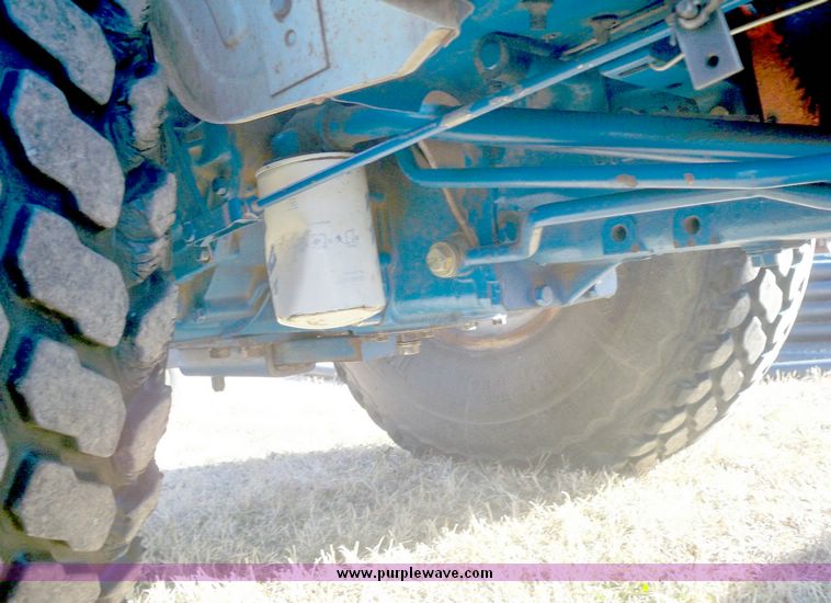 image for item 5285 Ford 1520 utility tractor