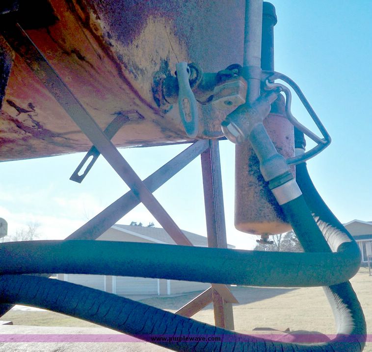 image for item 5293 (2) fuel barrels