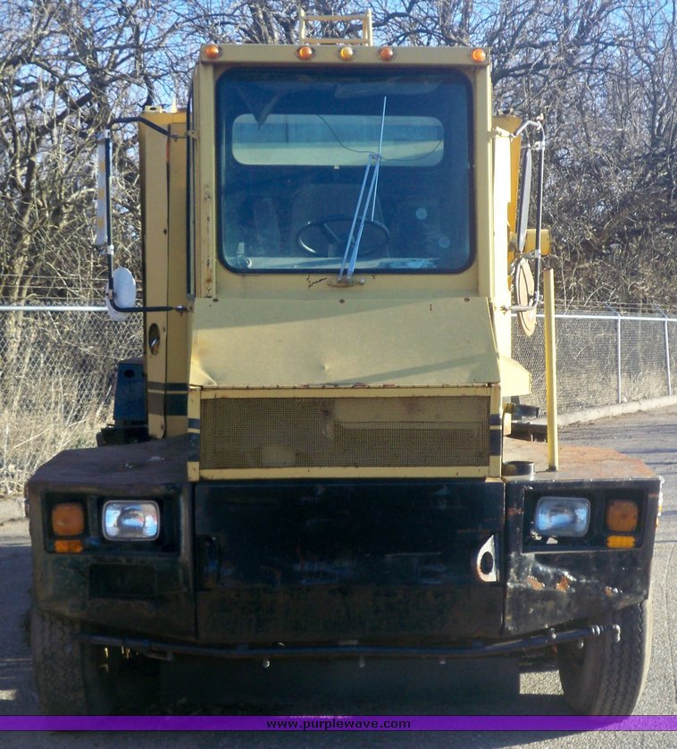 image for item 6001 1985 FMC street sweeper